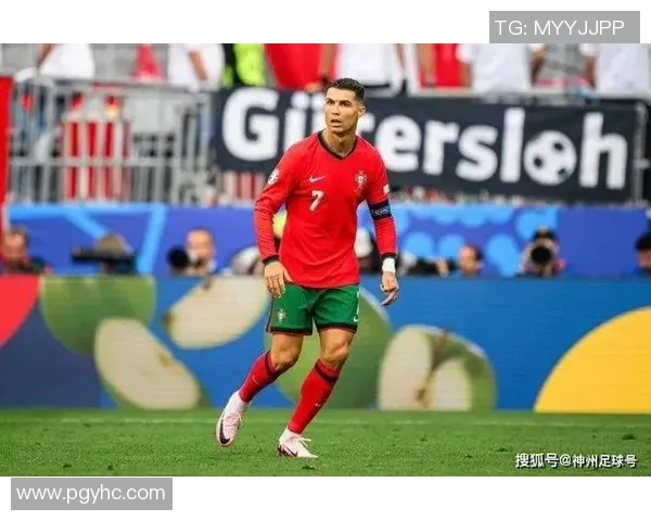 足球罗的传奇之路从青涩少年到世界巨星的成长故事